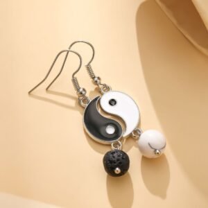 Test – Vintage Black & White Charm